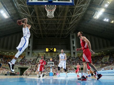 Η άμυνα έδωσε τη νίκη στην Ελλάδα, 62-58 την Τουρκία