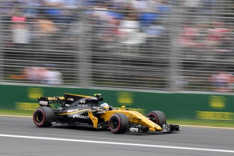 Renault driver Jolyon Palmer of Britain steers his car during the second practice session for the Australian Grand Prix in Melbourne, Australia, Friday, March 24, 2017. (AP Photo/Andrew Brownbill)