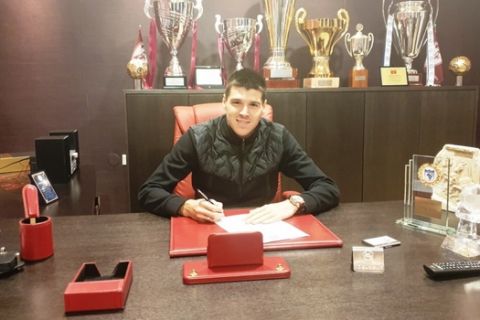 ΑΕΛ: Υπέγραψε για 2,5 χρόνια ο Ζίβκοβιτς