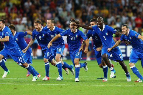 KIEV, UKRAINE - JUNE 24: Italy players celebrate after the penalty shoot out during the UEFA EURO 2012 quarter final match between England and Italy at The Olympic Stadium on June 24, 2012 in Kiev, Ukraine.  (Photo by Martin Rose/Getty Images)