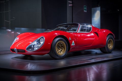 Η Alfa Romeo 33 Stradale: Άκρως σαγηνευτική και εξαιρετικά σπάνια