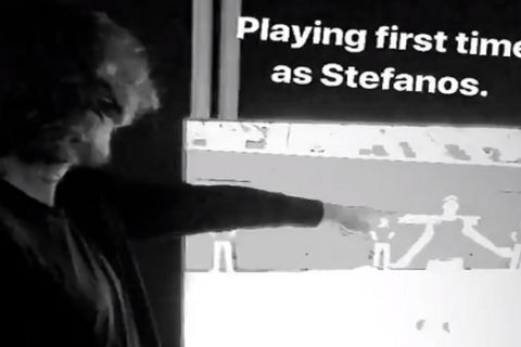 Ο Τσιτσιπάς έπαιξε πρώτη φορά ως Τσιτσιπάς σε Video game και το καταχάρηκε (VIDEO)