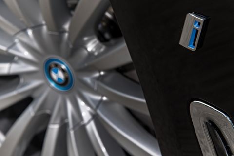 Ηλεκτρίζουν οι πωλήσεις του BMW Group
