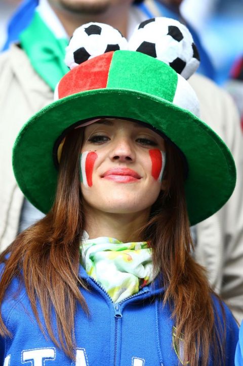 Oι 50 "καυτές" φανς του Euro 2012!