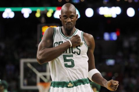Boston Celtics forward Kevin Garnett takes to the court for Game 1 of their NBA Eastern Conference playoff series against the New York Knicks in Boston, Massachusetts April 17, 2011.   REUTERS/Brian Snyder    (UNITED STATES - Tags: SPORT BASKETBALL IMAGES OF THE DAY)