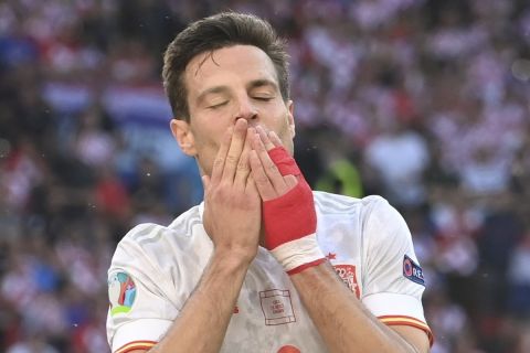 Ο Αθπιλικουέτα πανηγυρίζει το γκολ με το οποίο έκανε το 2-1 στο Ισπανία - Κροατία | 28 Ιουνίου 2021