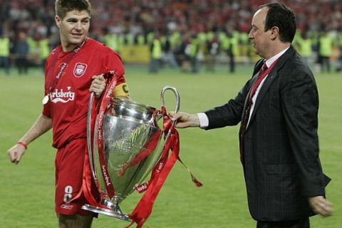 CHAMPIONS LEAGUE FINAL, ISTANBUL. PIC ANDY HOOPER
LIVERPOOL V AC MILAN.
GERRARD AND BENITEZ