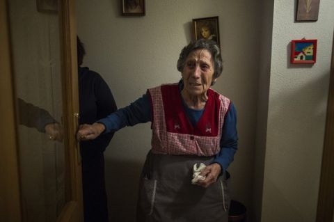 Συγκλονίζει η βοήθεια της Ράγιο Βαγεκάνο σε 85χρονη άστεγη