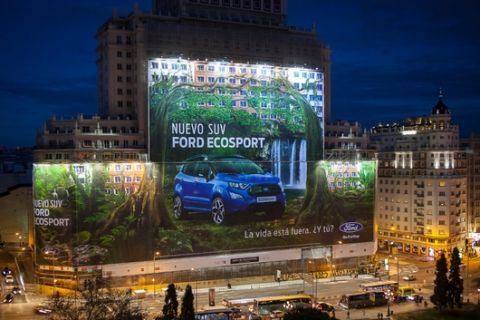 Η μεγαλύτερη γιγαντοαφίσα του κόσμου είναι Ford