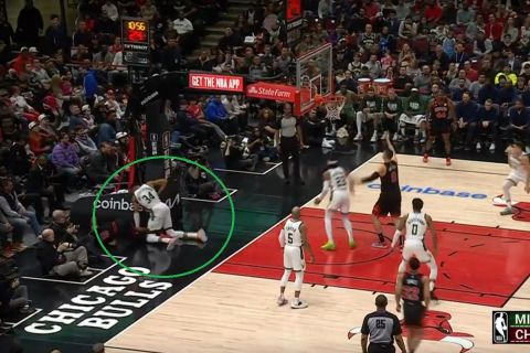 NBA, Γιάννης Αντετοκούνμπο: Συναγερμός για τον "Greek Freak", αποχώρησε με τραυματισμό στον καρπό κόντρα στους Μπουλς