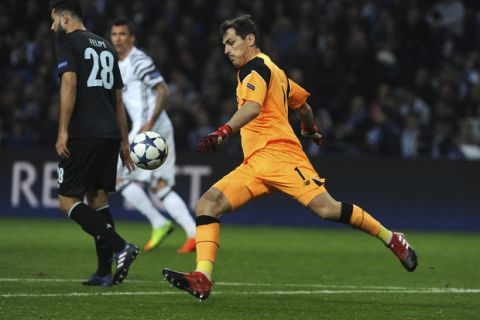 Porto's goalkeeper Iker Casillas kicks the ball during the Champions League round of 16, first leg, soccer match between FC Porto and Juventus at the Dragao stadium in Porto, Portugal, Wednesday, Feb. 22, 2017. (AP Photo/Paulo Duarte)