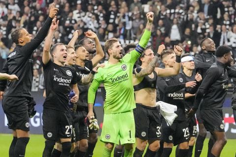Οι παίκτες της Άιντραχτ πανηγυρίζουν νίκη απέναντι στην Μαρσέιγ για το Champions League | 26 Οκτωβρίου 2022