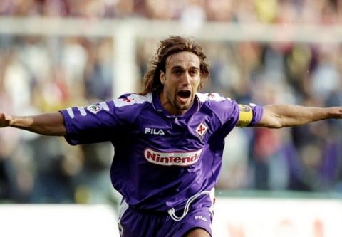 12 Sep 1998:  Gabriel Batistuta of Fiorentina celebrates during the Serie A match against Empoli at the Stadio Communale in Florence, Italy. \ Mandatory Credit: Allsport UK /Allsport