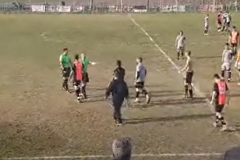 Το VIDEO από την εισβολή οπαδών σε γήπεδο για να επιτεθούν σε διαιτητή αγώνα ερασιτεχνικής κατηγορίας