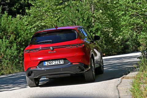 Alfa Romeo Tonale Hybrid 130 -  Video Δοκιμή: Το νέο SUV με την υβριδική καρδιά και τον Έλληνα σχεδιαστή