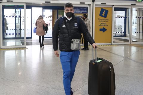 Ο Νίκος Ανδρικόπουλος κατά την αναχώρηση της ελληνικής αποστολής για το Παγκόσμιο πρωτάθλημα κλειστού στίβου στο Βελιγράδι