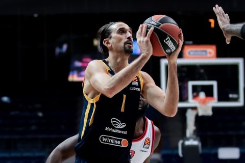 Ο Αλέξι Σβεντ, σε φάση από αγώνα της Χίμκι στη EuroLeague της σεζόν 2020/21