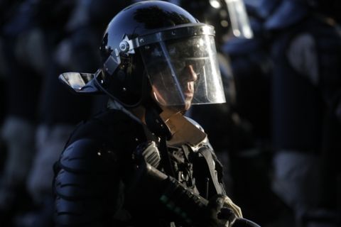 Ρίβερ - Μπόκα: Η επεισοδιακή πορεία του πούλμαν μέσα από την κάμερα αστυνομικού
