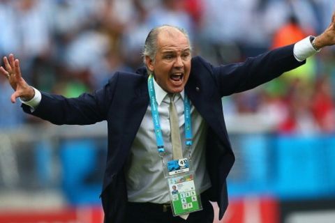 PORTO ALEGRE, BRAZIL - JUNE 25:  Head coach Alejandro Sabella of Argentina reacts during the 2014 FIFA World Cup Brazil Group F match between Nigeria and Argentina at Estadio Beira-Rio on June 25, 2014 in Porto Alegre, Brazil.  (Photo by Ronald Martinez/Getty Images)