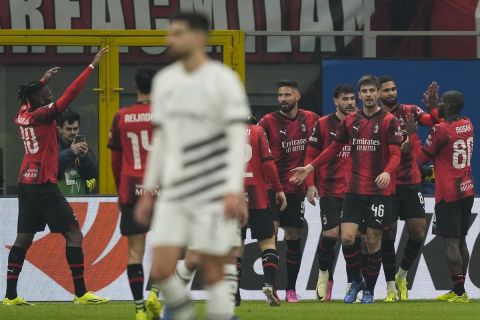 Οι παίκτες της Μϊλαν πανηγυρίζουν γκολ που σημείωσαν κόντρα στη Ρεν για τα playoffs για τη φάση των 16 του Europa League 2023-2024 στο "Τζιουζέπε Μεάτσα", Μιλάνο | Πέμπτη 15 Φεβρουαρίου 2024