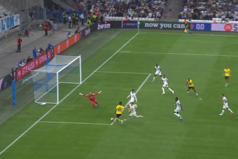 Μαρσέιγ - ΑΕΚ: Ο Τσούμπερ σκόραρε, αλλά το γκολ ακυρώθηκε για οφσάιντ του Βίντα στην αρχή της φάσης