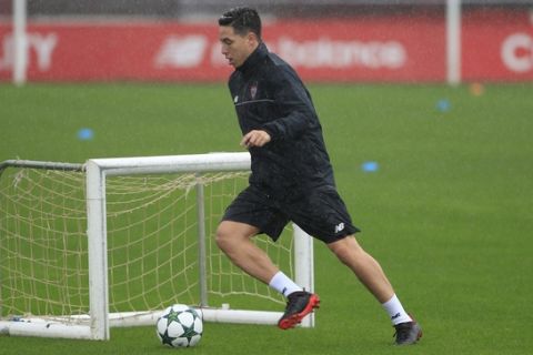 Sevilla's Samir Nasri exercises with other team members during the last training session prior to the Champions League Group H match against Juventus in Seville, Spain, Monday, Nov. 21, 2016. Sevilla wants to show it's ready to reach the next level in European football. After three straight titles in the second-tier Europa League, the Spanish club wants to start thriving among the best in the continent. (AP Photo/Miguel Morenatti)