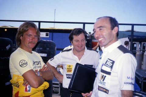Keke Rosberg (FIN) talks with Frank Williams and Patrick Head © XPB Images / Williams Racing