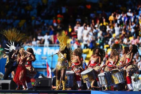 RIO DE JANEIRO, BRAZIL - JULY 13:  Singer Shakira performs during the closing ceremony prior to the 2014 FIFA World Cup Brazil Final match between Germany and Argentina at Maracana on July 13, 2014 in Rio de Janeiro, Brazil.  (Photo by Laurence Griffiths/Getty Images)