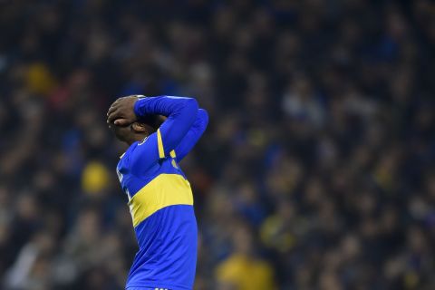 Ο Λουίς Αντβίνκουλα της Μπόκα Τζούνιορς απογοητευμένος σε αναμέτρηση κόντρα στην Κορίνθιανς στο Copa Libertadores