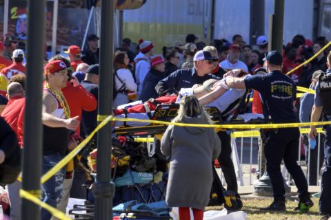 Super Bowl: Πυροβολισμοί μετά την παρέλαση – Αναφορές για τραυματίες