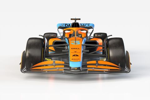 Το νέο μονοθέσιο των Ντάνιελ Ρικιάρντο και Λάντο Νόρις για το πρωτάθλημα της F1 του 2022 παρουσίασε η McLaren στο εργοστάσιό της.
