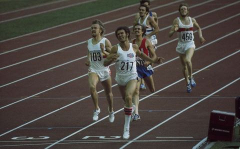 Jul 1976:  Alberto Juantorena of Cuba wins the gold medal in the 800m with a world record time of 1:43.50 during the 1976 Summer Olympics in Montreal, Canada.  Mandatory Credit:  Tony Duffy/Allsport