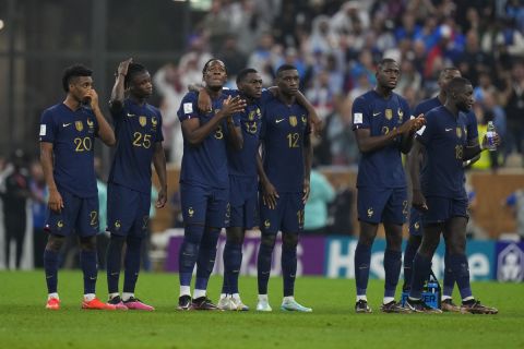 Οι παίκτες της Γαλλίας σε στιγμιότυπο του αγώνα με την Αργεντινή για τον τελικό του Παγκοσμίου Κυπέλλου 2022 στο "Λουσαΐλ Αϊκόνικ Στέιντιουμ", Λουσαΐλ | Κυριακή 18 Δεκεμβρίου 2022