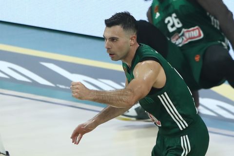 Ο Κώστας Σλούκας του Παναθηναϊκού AKTOR σε στιγμιότυπο της αναμέτρησης με τη Μακάμπι για τα playoffs της EuroLeague 2023-2024 στο κλειστό του ΟΑΚΑ | Τρίτη 8 Μαΐου 2024