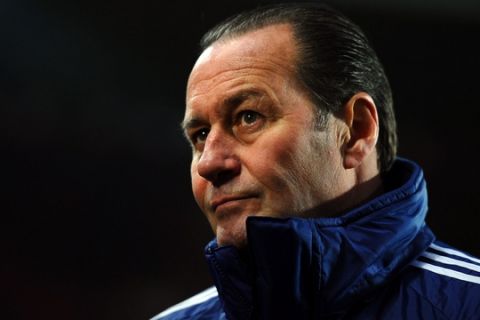 ENSCHEDE, NETHERLANDS - MARCH 08:  Head coach Huub Stevens of Schalke looks on prior to the UEFA Europa League Round of 16 first leg match between FC Twente and FC Schalke 04 on March 8, 2012 in Enschede, Netherlands.  (Photo by Lars Baron/Bongarts/Getty Images)