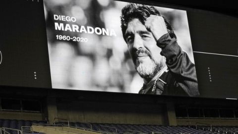 Η εικόνα του Ντιέγκο Μαραντόνα στα μάτριξ του σταδίου στο πλαίσιο της αναμέτρησης FC Dallas - Seattle Sounders για τα playoffs του MLS