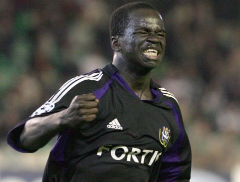 Anderlecht's Ismael Cheik Tiote  , reacts during a group G Champions League soccer match against Betis in Seville, Spain Tuesday Dec. 6, 2005. (AP Photo/Javier Barbancho)