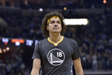 Golden State Warriors center Anderson Varejao (18) plays in the first half of an NBA basketball game Saturday, Dec. 10, 2016, in Memphis, Tenn. (AP Photo/Brandon Dill)