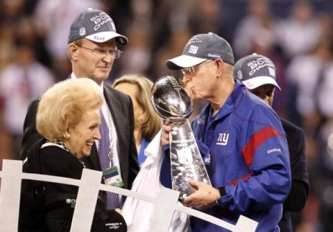 Οι Giants κέρδισαν το Super Bowl με 21-17, MVP o Eli Manning