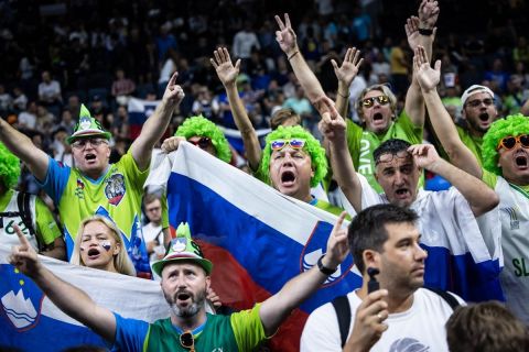 Eurobasket review: Ω τι κόσμος μπαμπά και ο Φουρνιέ έψησε τη Λιθουανία