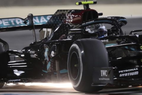 Ο Βάλτερι Μπότας της Mercedes σε στιγμιότυπο από το Sakhir GP