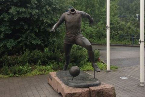 Αποκεφάλισαν άγαλμα ποδοσφαιριστή στη Νορβηγία