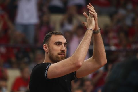 Διαμαντόπουλος στη Game Night: "Ο Ολυμπιακός θα ασχοληθεί με τον Μιλουτίνοβ"