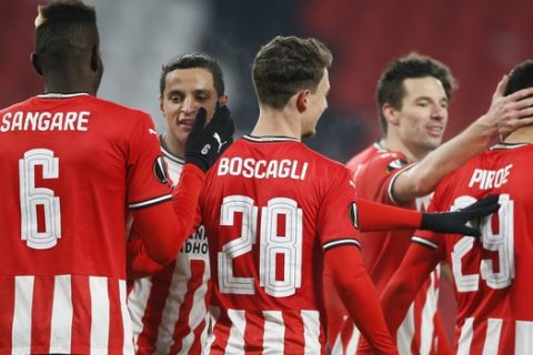 Οι παίκτες της PSV πανηγυρίζουν απέναντι στην Ομόνοια