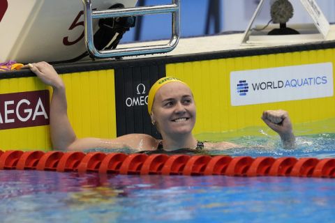 Ariarne Titmus of Australia celebrates after wining Women 400m Freestyle finals at the World Swimming Championships in Fukuoka, Japan, Sunday, July 23, 2023. (AP Photo/Lee Jin-man)