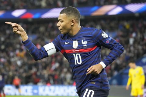 Ο Κιλιάν Εμπαπέ πανηγυρίζει γκολ με την Γαλλία κόντρα στο Καζακστάν | 13 Νοεμβρίου 2021