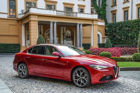 Alfa Romeo Giulia & Stelvio: Χατ-τρικ με κορυφαίο στιλ, τεχνολογία και οδηγική απόλαυση