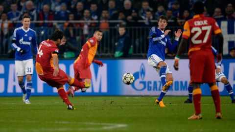 GELSENKIRCHEN, GERMANY - MARCH 12:  Hamit Altintop of Galatasaray scores his team's first goal during the UEFA Champions League round of 16 second leg match between Schalke 04 and Galatasaray AS at Veltins-Arena on March 12, 2013 in Gelsenkirchen, Germany.  (Photo by Dennis Grombkowski/Getty Images)