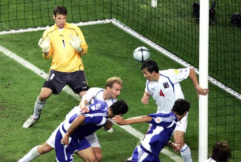 O θρίαμβος της Ελλάδας στο Euro 2004 μέσα από 24+1 φωτογραφίες