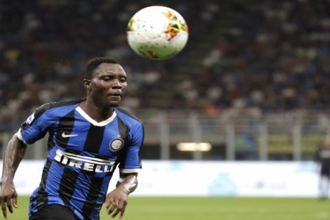 Inter Milan's Kwadwo Asamoah controls the ball during a Serie A soccer match between Inter Milan and Lecce at the San Siro stadium, in Milan, Italy, Monday, Aug. 26, 2019. (AP Photo/Luca Bruno)